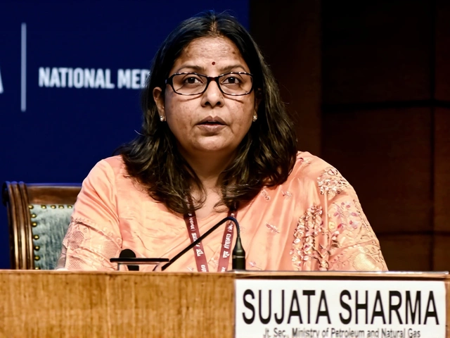 India Extends Crop Insurance, Boosts DAP Subsidy for Farmers